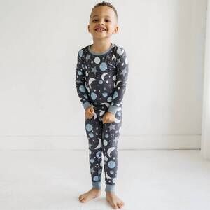 NEW KICKEE kids pants and long sleeve graphic tee pajama set in midnight space d
